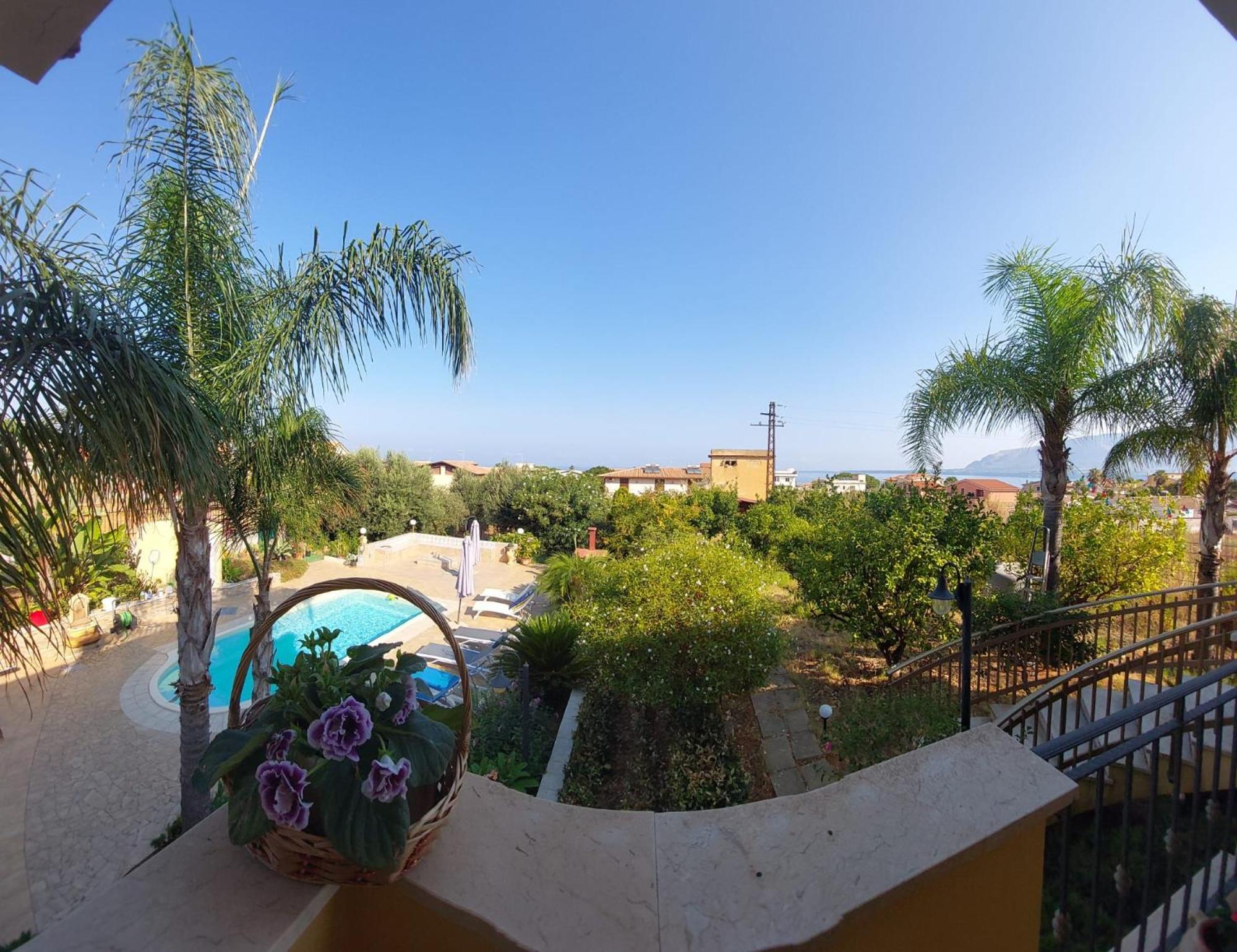 Villa Summer Trappeto  Luaran gambar